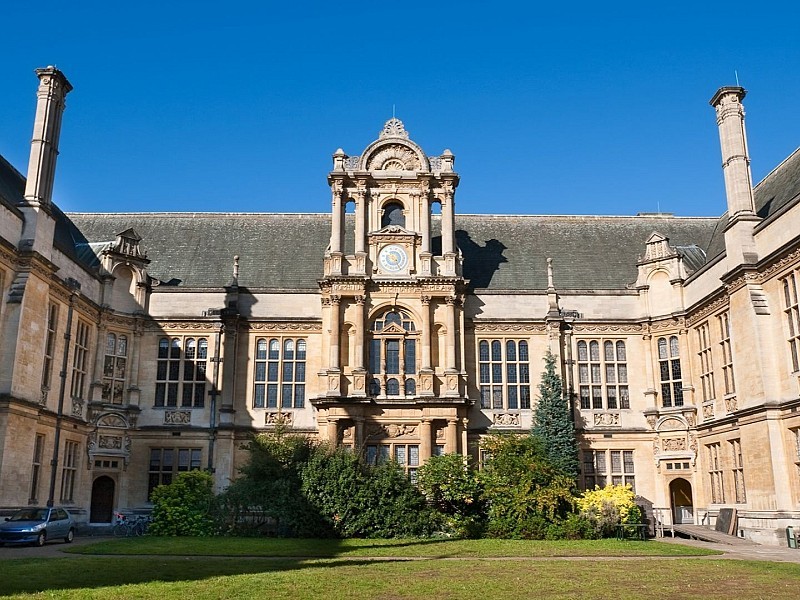 Warwick Castle, Shakespeare's Birthplace, Oxford & the Cotswolds - including entrances