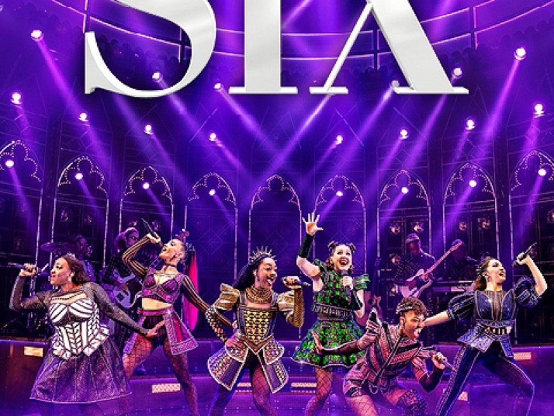 SIX musikalen på Londons Vaudeville Theatre