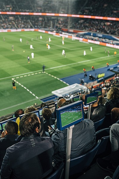 Paris Saint-Germain v FC Barcelona