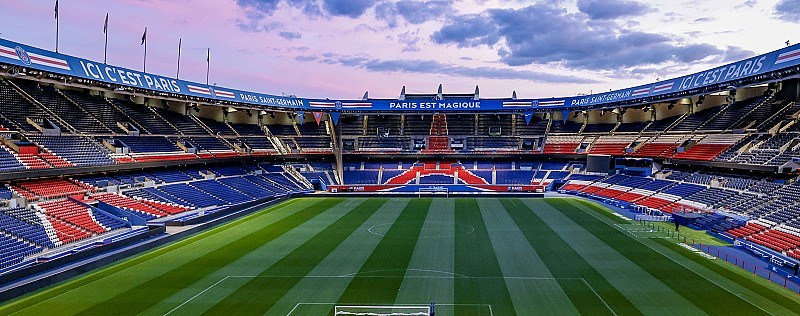 Paris Saint-Germain v FC Barcelona