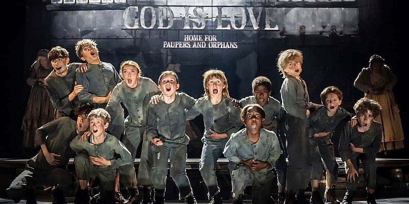 Upplev magin i Oliver! musikalen i London – Boka biljetter nu!